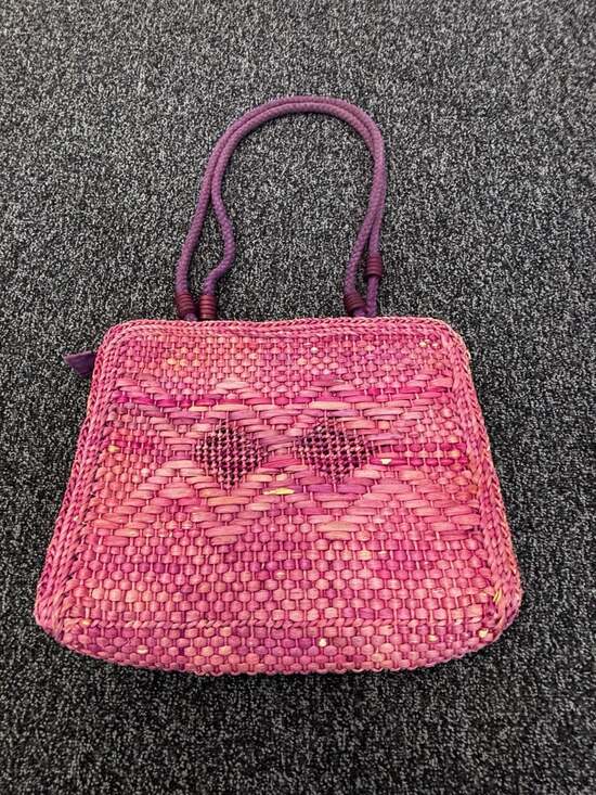 Unbranded Handbags - Vtg 1990s Pink Woven Straw Handbag with Rope Handles and Geometric Pattern